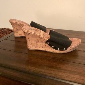 Cork and black summer wedge